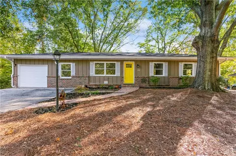 112 Woodglen Dr, Woodstock, GA 30188