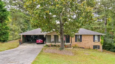 9 Raintree Dr SE, Silver Creek, GA 30173