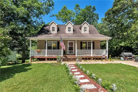 131 Carriage Ln, Clarkesville, GA 30523