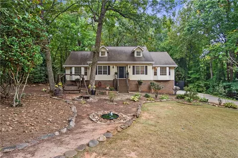 6724 Pin Oak Dr, Douglasville, GA 30135