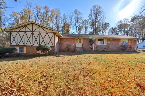 3110 Pilgrim Valley Dr, Cumming, GA 30040