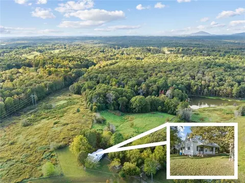 5682 Julian Baugh Rd, Lula, GA 30554
