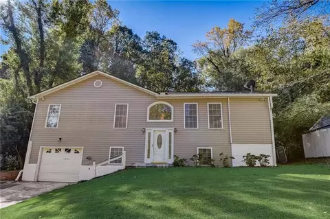 1682 Pine Glen Cir, Decatur, GA 30035