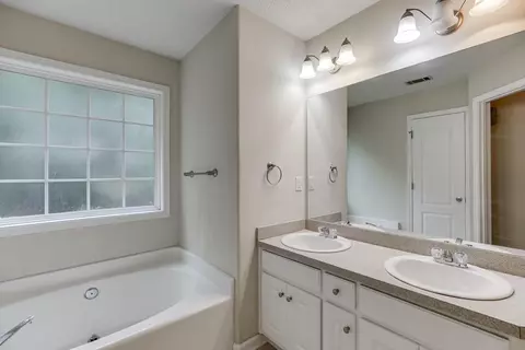 Bath - 182 Celestial Run, Winder, GA 30680 photo 2 of 4
