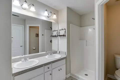Bath - 182 Celestial Run, Winder, GA 30680 photo 3 of 4