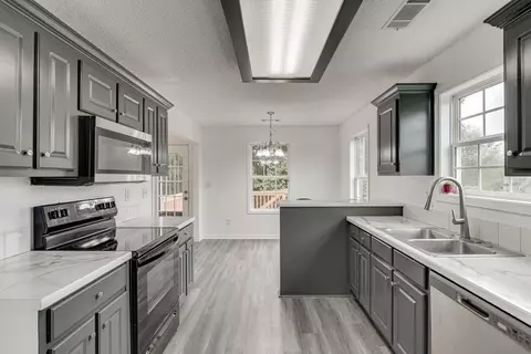Kitchen - 182 Celestial Run, Winder, GA 30680 photo 2 of 3
