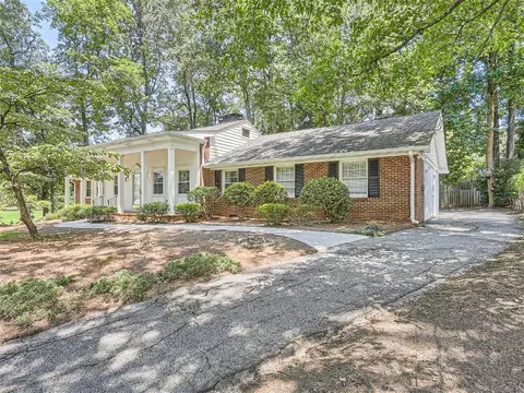 2274 N Peachtree Ct, Dunwoody, GA 30338