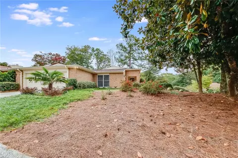 4425 Village Oaks Rdg, Dunwoody, GA 30338