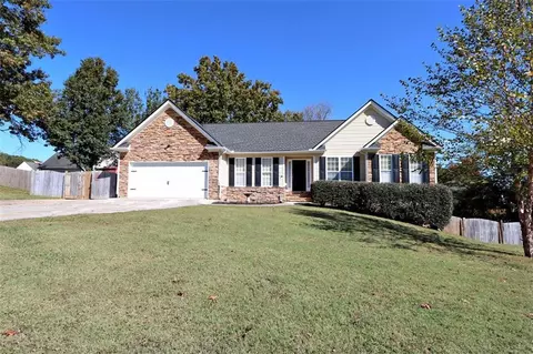 156 Triplet Trl, Douglasville, GA 30134
