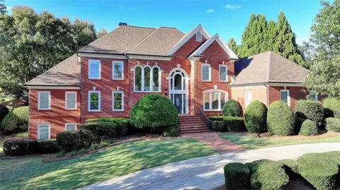5725 Laurel Oak Dr, Suwanee, GA 30024