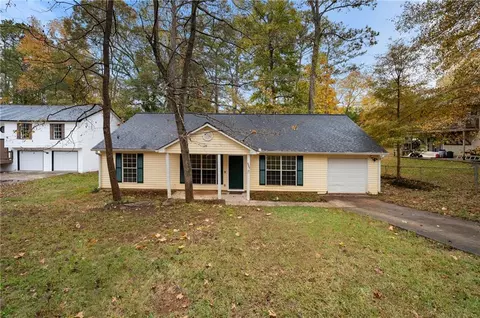 6866 Fielder Ct, Rex, GA 30273
