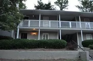 103 Sterling Ct, Alpharetta, GA 30004