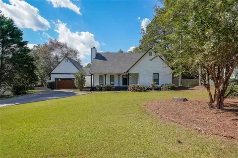 287 Cedardale Dr, Griffin, GA 30224