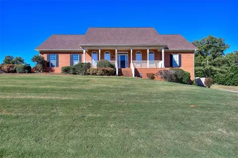 122 Gillson Dr, Mcdonough, GA 30253