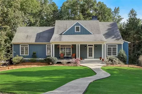 8990 Private Cove Dr, Gainesville, GA 30506