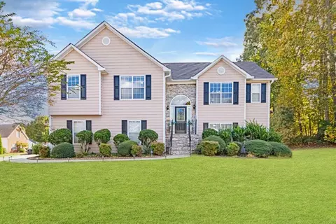 3919 Duncan Ives Dr, Buford, GA 30519