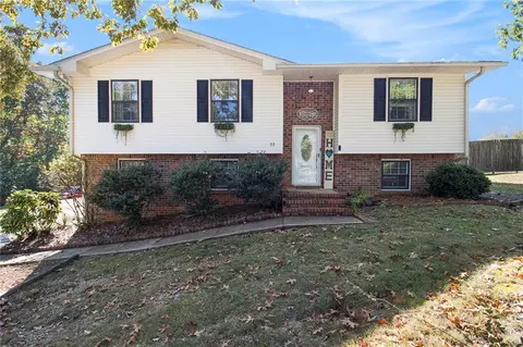 52 Montre Cir SE, Silver Creek, GA 30173