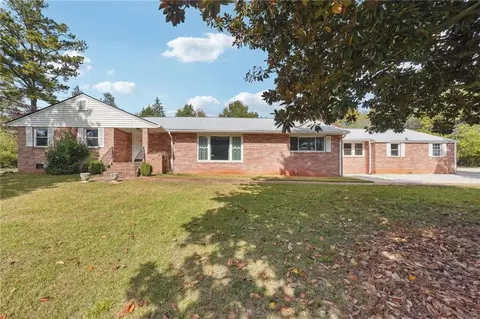 5016 Dewberry Cir, Acworth, GA 30101