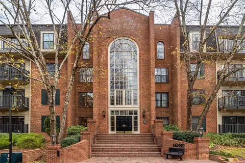 27301 Plantation Dr NE, Atlanta, GA 30324