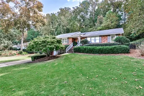 825 Starlight Dr, Atlanta, GA 30342