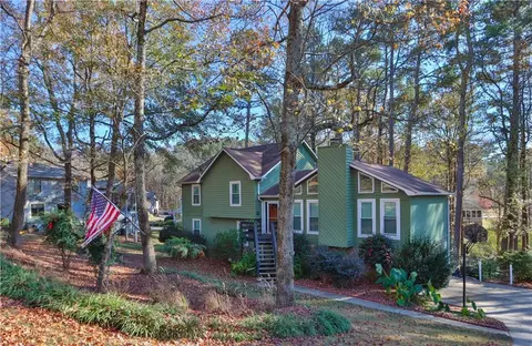 2802 Old Coach Rd, Duluth, GA 30096