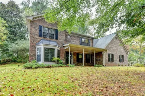 678 Dogwood Dr, Lawrenceville, GA 30046