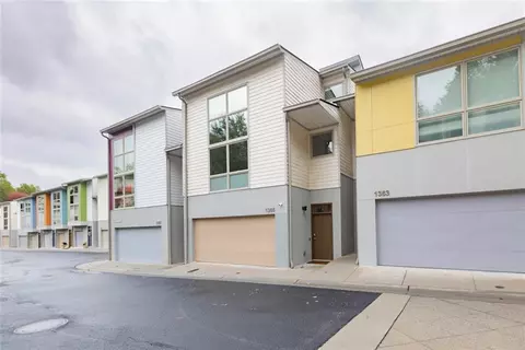 1365 Stirling Cir NW, Atlanta, GA 30318