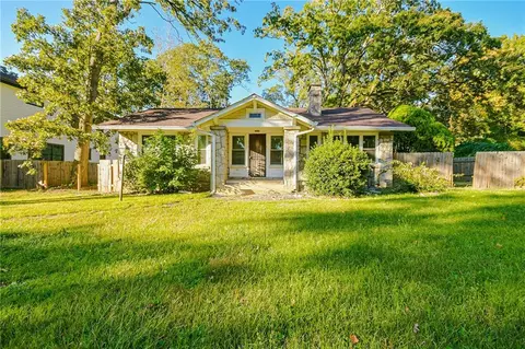 2696 Memorial Dr SE, Atlanta, GA 30317
