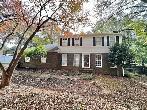 204 Lexington Dr, Woodstock, GA 30188