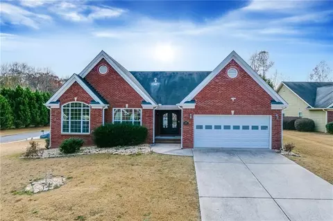1215 Creek Pointe Cir, Lawrenceville, GA 30043