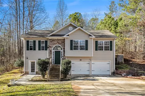 137 Robindale Ln, Temple, GA 30179