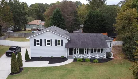 3216 Hickory Bluff Dr, Marietta, GA 30062