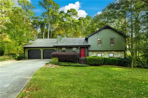 2525 Hammock Ct, Suwanee, GA 30024