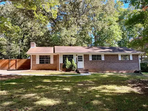 5754 Goldfield Dr, Acworth, GA 30102