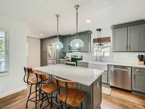3882 Commander Dr, Chamblee, GA 30341 photo 3