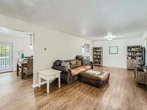 3882 Commander Dr, Chamblee, GA 30341 photo 6