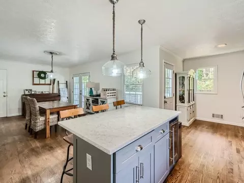3882 Commander Dr, Chamblee, GA 30341 photo 4