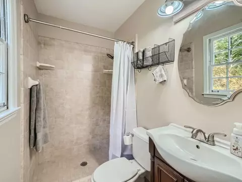 3882 Commander Dr, Chamblee, GA 30341 photo 15