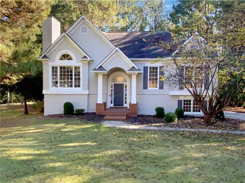 105 Leyland Ct, Fayetteville, GA 30215
