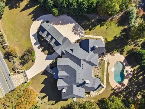 330 Heards Ferry Rd, Sandy Springs, GA 30328