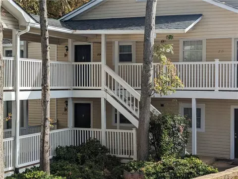 205 Augusta Dr SE, Marietta, GA 30067