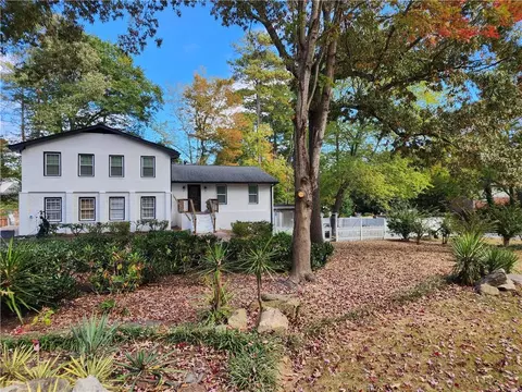 4180 Lakeshore Way NE, Marietta, GA 30067