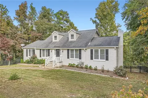 8953 Dornoch Cir, Winston, GA 30187