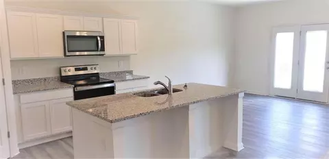 283 Hyde Park, Winder, GA 30680 photo 4