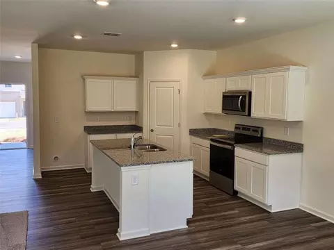 283 Hyde Park, Winder, GA 30680 photo 8