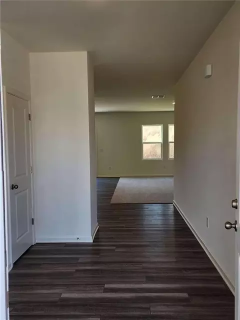 283 Hyde Park, Winder, GA 30680 photo 2