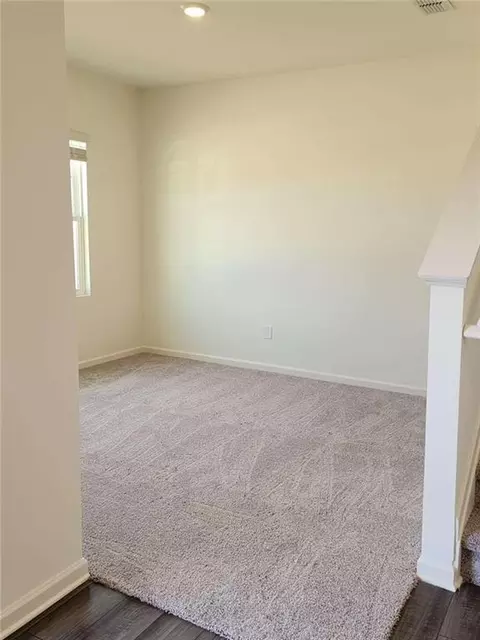 283 Hyde Park, Winder, GA 30680 photo 3