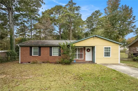 276 Roxbury Dr, Riverdale, GA 30274