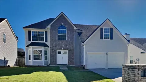 45 Lake Crossing Ct, Fayetteville, GA 30215