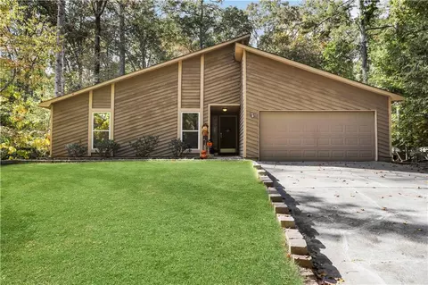 1380 Terramont Dr, Roswell, GA 30076